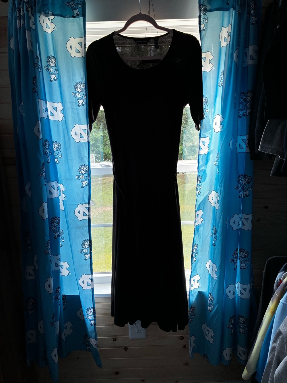 EUC Nina Leonard Classic Black Women's Midi Dress - Elegant Everyday Style